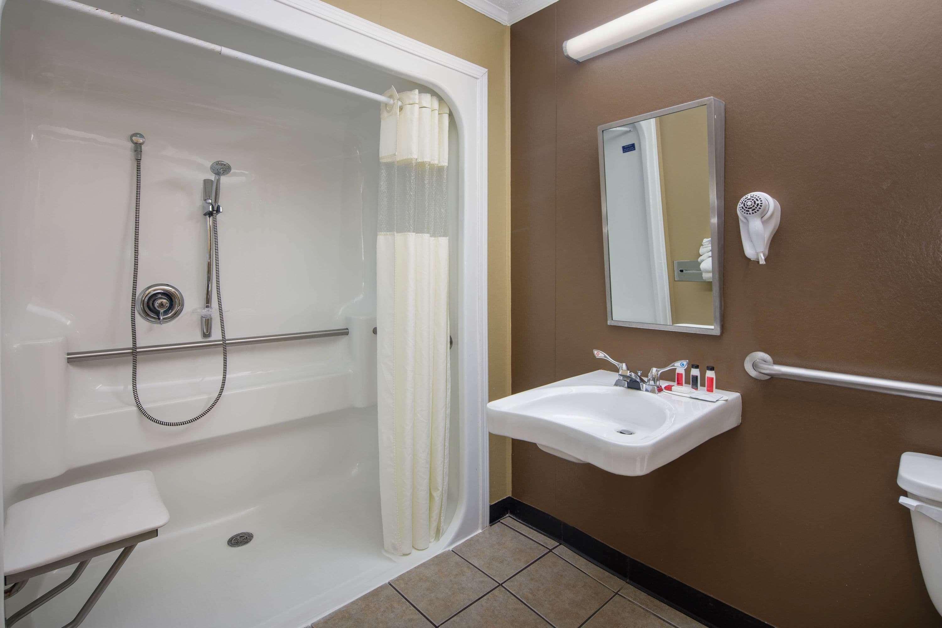 Microtel Inn & Suites By Wyndham Columbia Fort Jackson N Extérieur photo