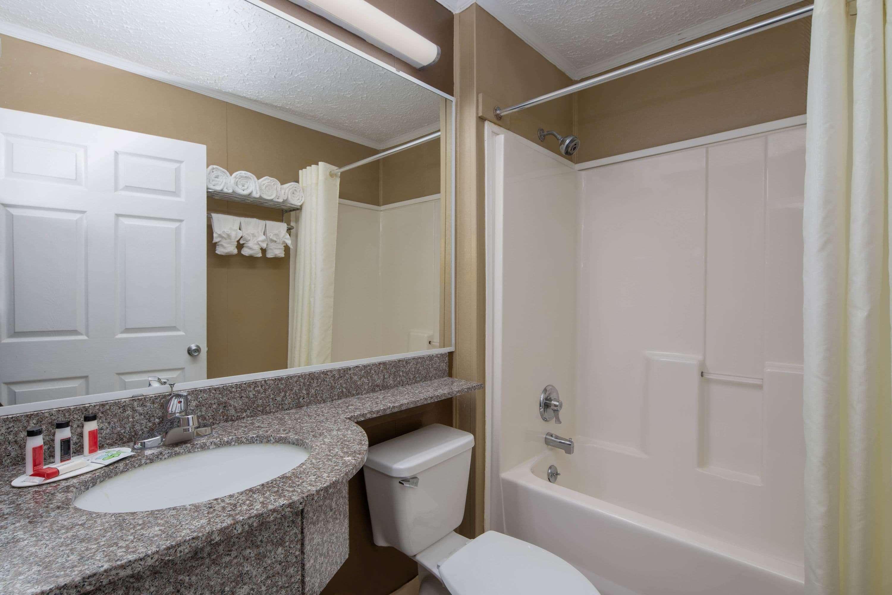 Microtel Inn & Suites By Wyndham Columbia Fort Jackson N Extérieur photo