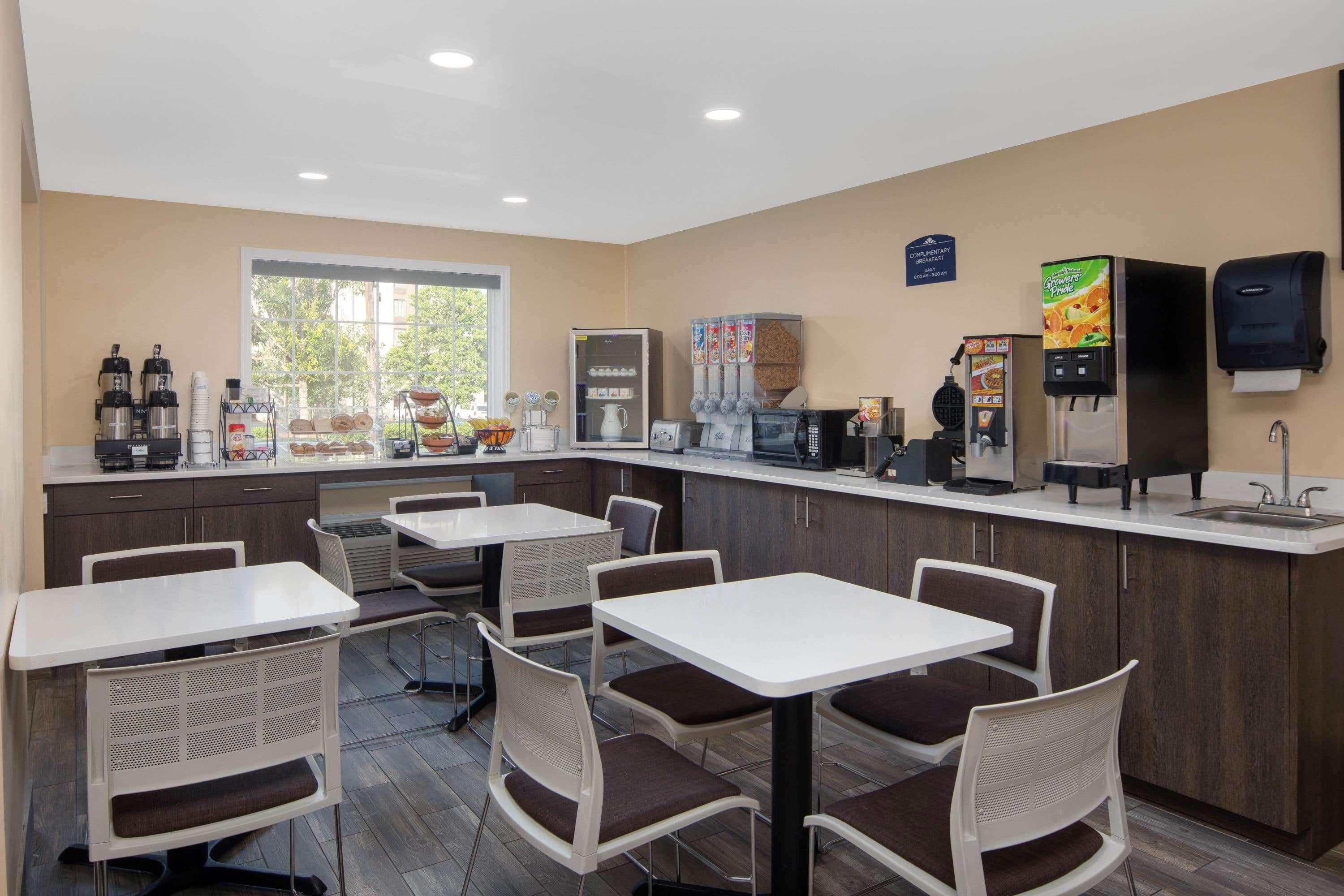 Microtel Inn & Suites By Wyndham Columbia Fort Jackson N Extérieur photo